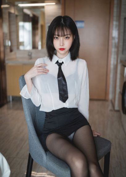 啊哈～哼嗯~啊别顶了_国产剧免费高清观看
