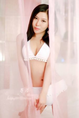 偷拍低胸奶坐着走光在线_土豆网在线观看